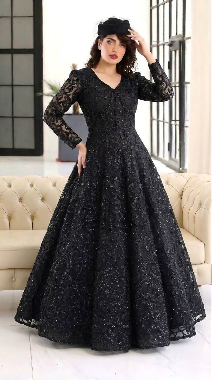 ماکسی مجلسی(سارا) پارت جدید مزونی و خاص جنس دانتل چمنی و سنگدوزی