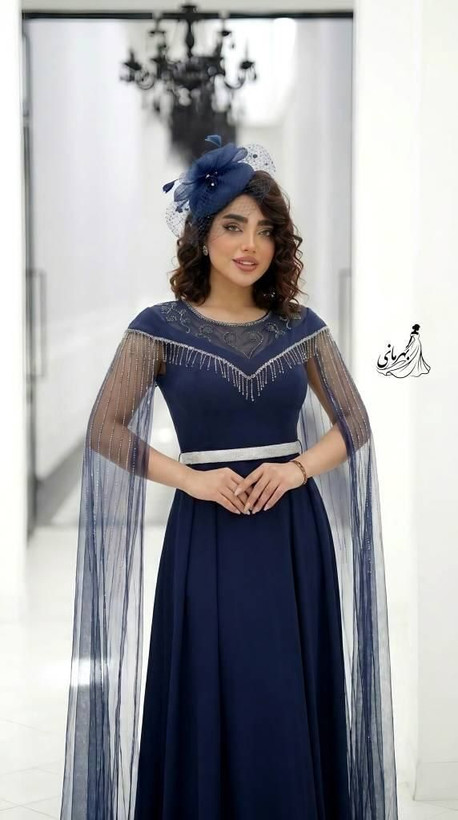 پیراهن مجلسی (فرشته) دیزاین شده با نگین دی ام سی و ریسه قد حدود 152 بالاتنه استر داره کاپدار جنس : کرپ دالقیچ گرم بالا
