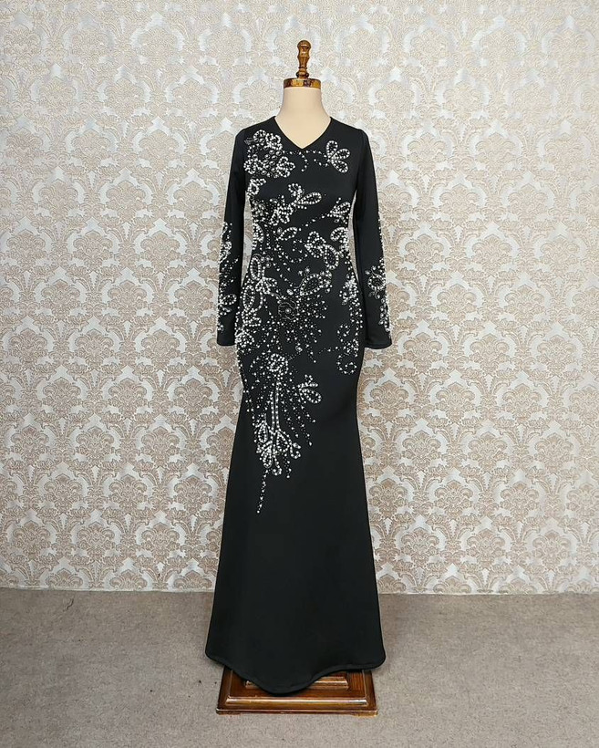ماکسی مجلسی ساناز جنس : غواصی گرمبالا (مروارید و سنگ و نگین کاری ) (قد۱۵۰)(زیپداره)