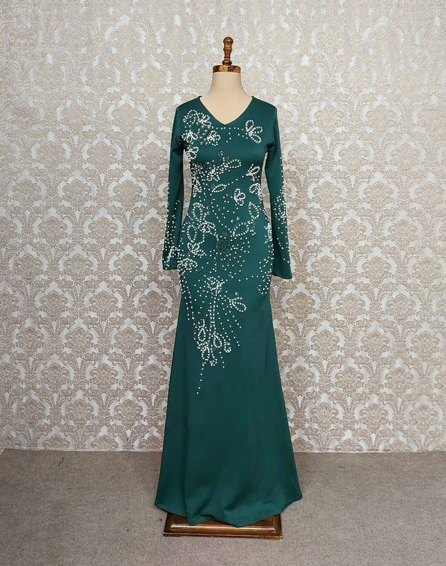 ماکسی مجلسی ساناز جنس : غواصی گرمبالا (مروارید و سنگ و نگین کاری ) (قد۱۵۰)(زیپداره)