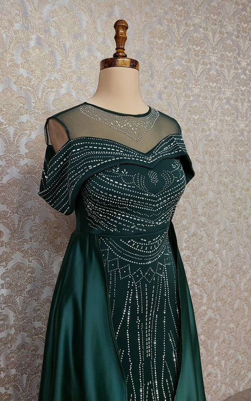 ماکسی مجلسی مرجان جنس : ساتن و غواصی گرمبالا (قد۱۵۵/قد ساتن ۱۸۵)(پشت زیپ داره)