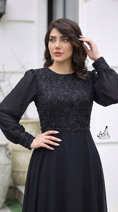 ماکسی مجلسی (نفس)سایز بزرگ جنس : دانتل مخمل و حریر درجه یک