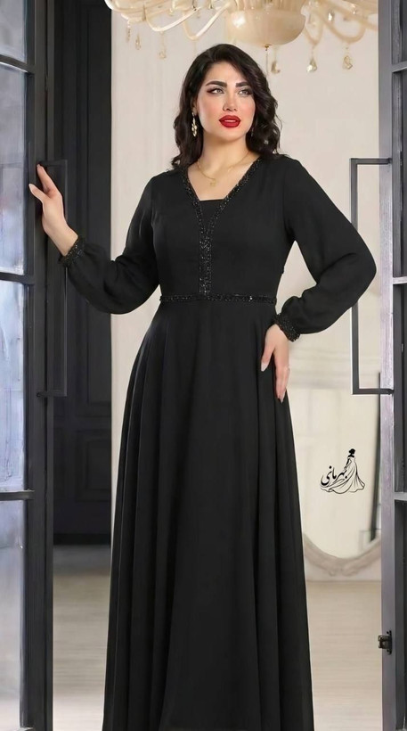 ماکسی سایز بزرگ (بانو) دیزاین شده با سنگ کار دست کاپدار استردار قد حدود 150جنس : کرپ حریر درجه یک