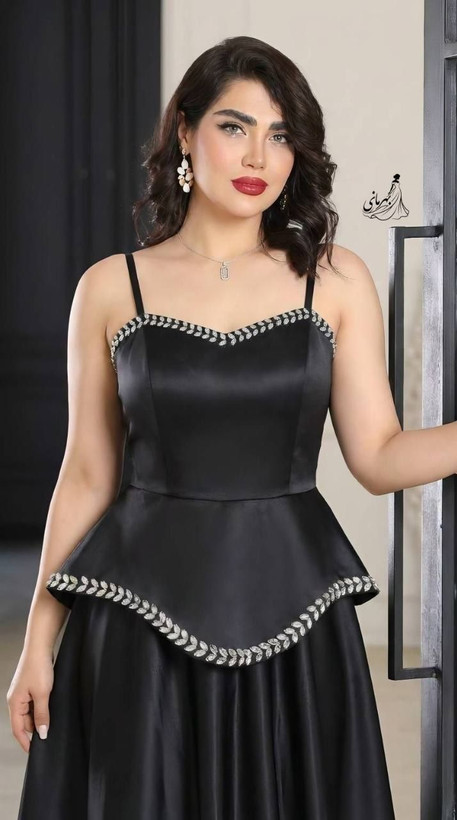 پیراهن مجلسی (شبنم ) کاپدار استردار بند رگلاژ دامن فول کلوش جنس و دوخت تضمینی 👌🔥 جنس : ساتن امریکایی درجه یک با نگین دوختنی