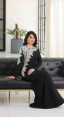 ماکسی (زیبا) کاپدار قد حدود 155 از سرشانه دیزاین شده با گیپور و نگین و مروارید پانچ شده